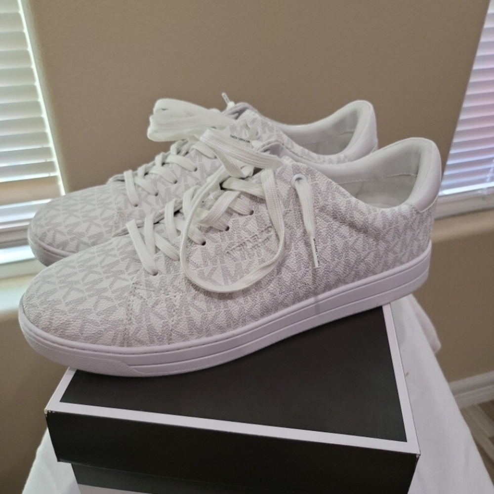 Michael Kors White Textured Sneakers for Casual Comfort - Picture 2 of 12